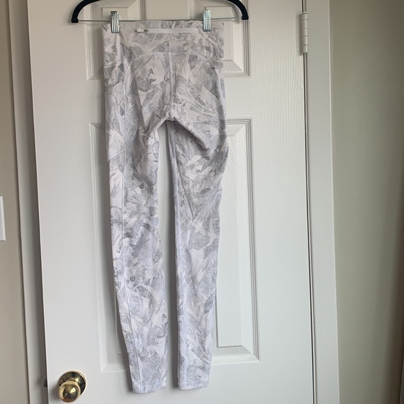 Lululemon Speed Up Tight - Picture 7 of 11